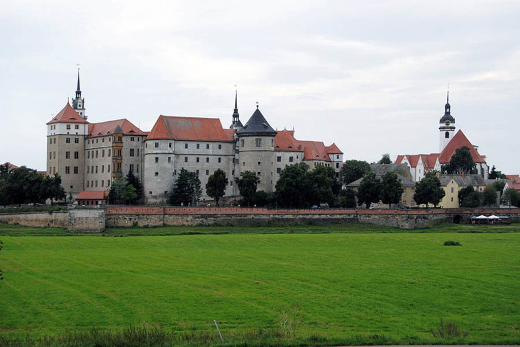 Torgau - Schloss Hartenfels | Entdecke über 20 Kategorien Leipzig-Motive: Foto-Downloads, hochwertige Poster, Leinwand- & Fine-Art-Prints. Jetzt Lieblingsfoto im Bildlexikon Leipzig Shop bestellen!