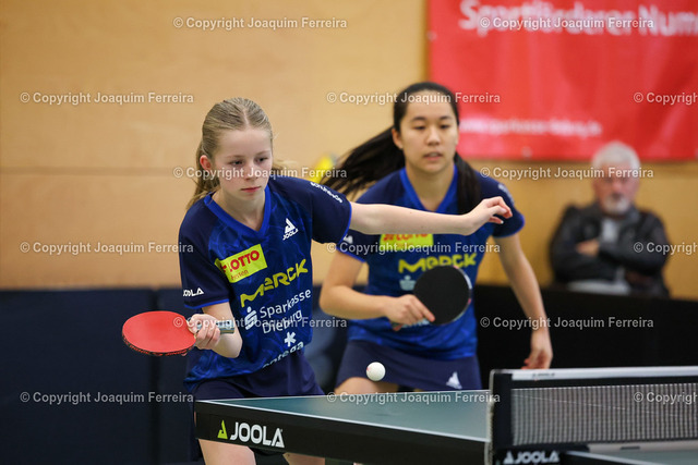 2023.12.17_tsvvslang_0324 | Langstadt, Babenhausen 17.12.2023  Tischtennis Damen 2. Bundesliga TSV Langstadt -  TTC Langen 1950 v.l., Sophie Krießbach (2.Bundesliga TSV 1909 e.v. Langstadt) und Wenna Tu (2.Bundesliga TSV 1909 e.v. Langstadt)
 - Realisiert mit Pictrs.com