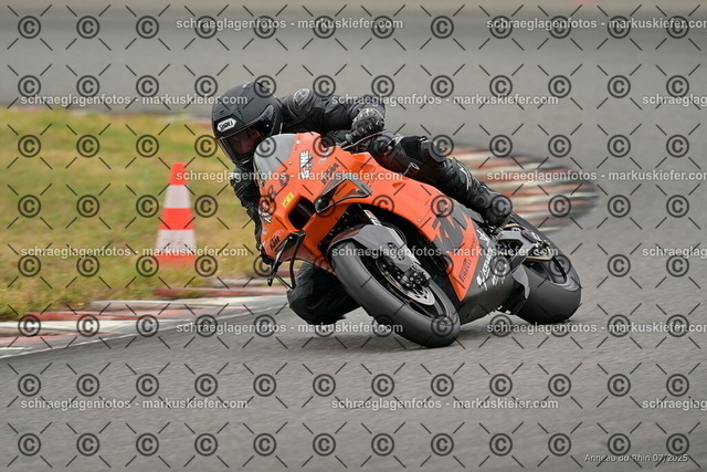 25bt05-1442 | markuskiefer.com - Realisiert mit Pictrs.com