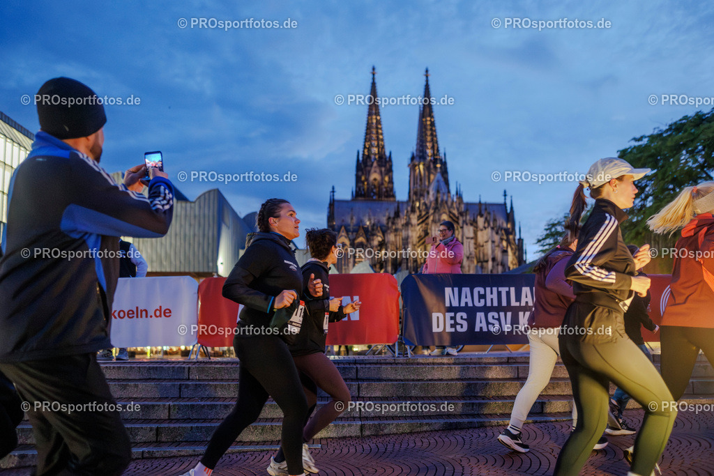 23. Nachtlauf des ASV Koeln; Koeln, 13.05.26 | Impressionen vom 23. Nachtlauf des ASV Koeln am 13.05.26 in der  von Koeln (Deutschland). Foto: BEAUTIFUL SPORTS/Bernd Hoffmann