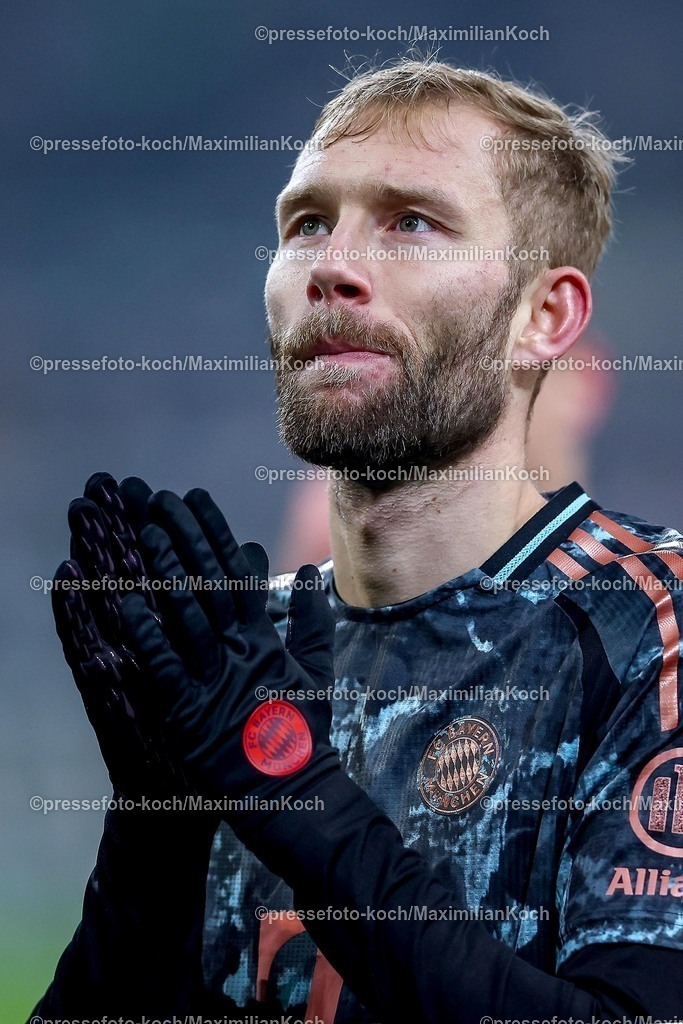 BMG11012502331 | 11.01.2025, Fußball, Borussia Mönchengladbach - FC Bayern München, 1. Fußball Bundesliga, Borussia-Park, Saison 2024 2025: Konrad Laimer (Bayern #27)DFB regulations prohibit any use of photographs as image sequences and or quasi-video.