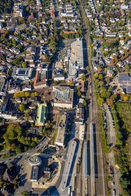 Unna220900444 | Luftbild, Bahnhof Unna, Rathaus, kath. Kirche St. Katharina, Neubau Einkaufszentrum Neue Mühle, ehemals Gelände Mühle Bremme, Unna, Ruhrgebiet, Nordrhein-Westfalen, Deutschland