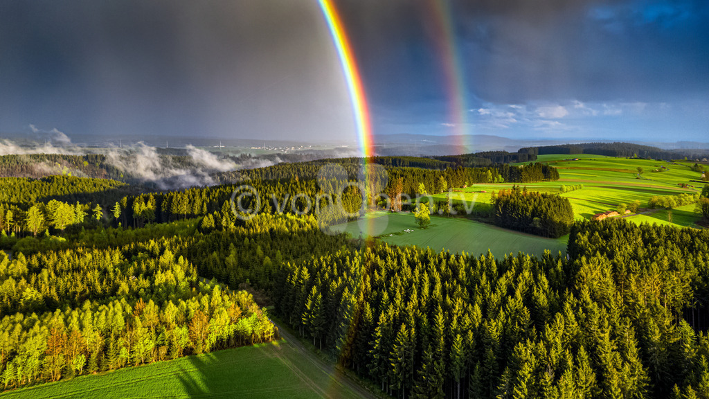 Doppelter Regenbogen vor den Toren der Stadt Teuschnitz | Luftbilder, Drohnenbilder, Oberfranken, Bayern, Kronach, Lichtenfels, Kulmbach, Thüringen, Frankenwald, Thüringerwald - Realisiert mit Pictrs.com