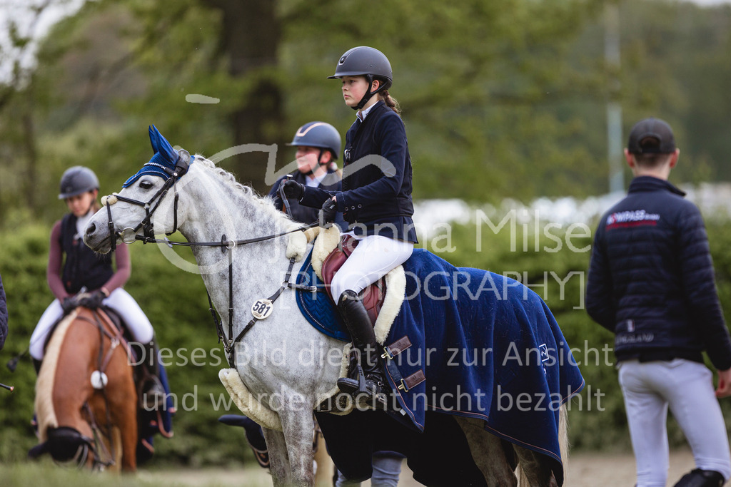 240426_Olfen-Vinnum_PonyTrophy-384 | Deine schönsten Turniermomente als professionelle Fotos! Entdecke hochwertige Pferdesport-Fotografie im Online-Shop. Jetzt Fotos finden & bestellen!