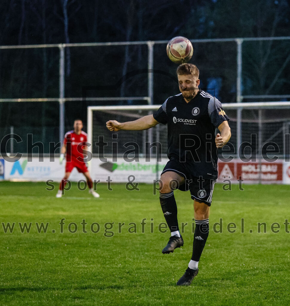 2024-04-05_074_FC_Schwaig_gegen_SV_Pullach | Oberding, Deutschland, 05.04.2024:
Fußball, Landesliga Südost 2023 / 2024, 28. Spieltag, FC Schwaig gegen SV Pullach, Endergebnis: 2:0

Linus Radau (SV Pullach, #20)

Foto: Christian Riedel / fotografie-riedel.net