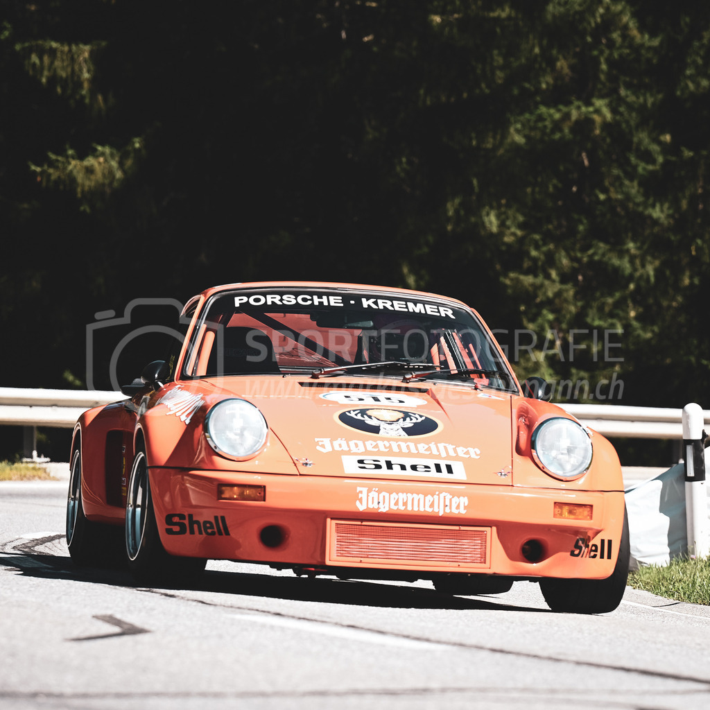 19. Arosa ClassicCar 2023 - 1. September 2023 | 19. Arosa ClassicCar 2023
Arosa, Schweiz
Erbacher Urs aus Aesch mit der Startnummer 515 in einem Porsche 911 RSR, Jahrgang 1974, in der Klasse Classic Trophy.
@arosaclassiccar, @arosa.official, #arosaclassiccar, #arosa, #76curves, #classiccar
Bild: Sportfotografie Markus Aeschimann | www.markus-aeschimann.ch - Realisiert mit Pictrs.com