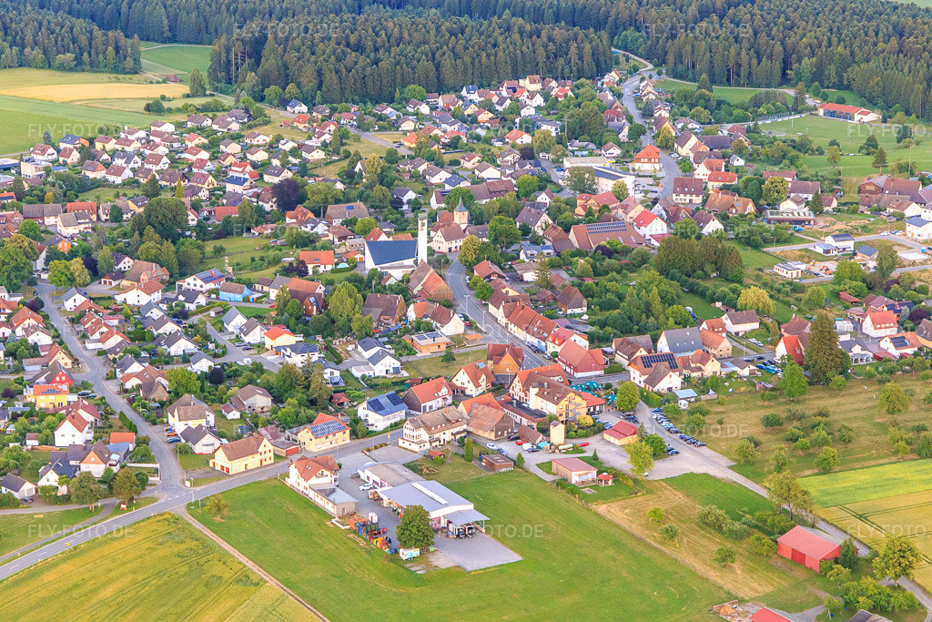Luftbild: Dorfansicht aus Nordwesten im Ortsteil Marschalkenzimmern in Dornhan im Bundesland Baden-Württemberg in Deutschland. Foto: IMG_149116.jpg vom 28.06.2025 durch Werner Riehm/FLY-FOTO.de