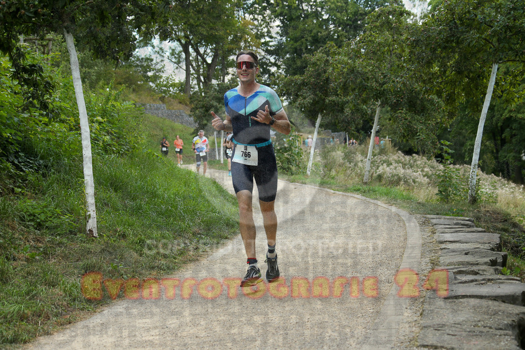 250824_1406_EX1_4971 | Sportfotografie im Rhein-Sieg Kreis, Köln, Bonn, NRW, Rheinland Pfalz, Hessen, etc. Unser Tätigkeitsfeld umfasst den Laufsport vom Volkslauf über den Marathon, Duathlon, Triathon bis zum Ultralauf wie Kölnpfad Ultra oder Schindertrail.