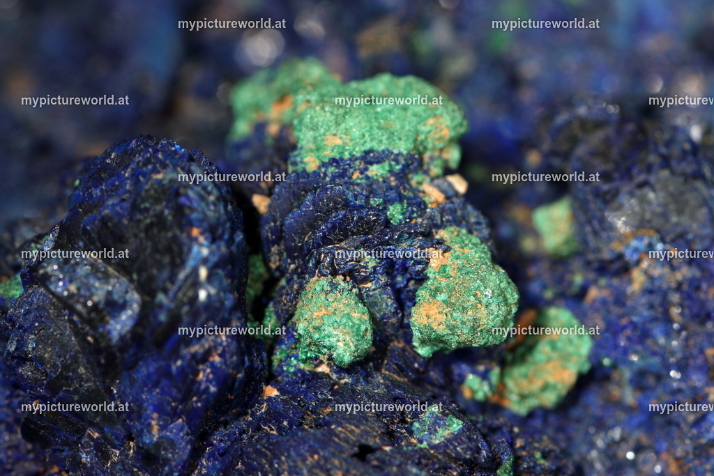Azurit-003 | Azurit und Malachit - Realized with Pictrs.com
