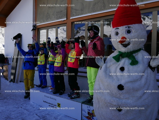 Gruppe Louis | Photos von der Skischule Warth - Realisiert mit Pictrs.com