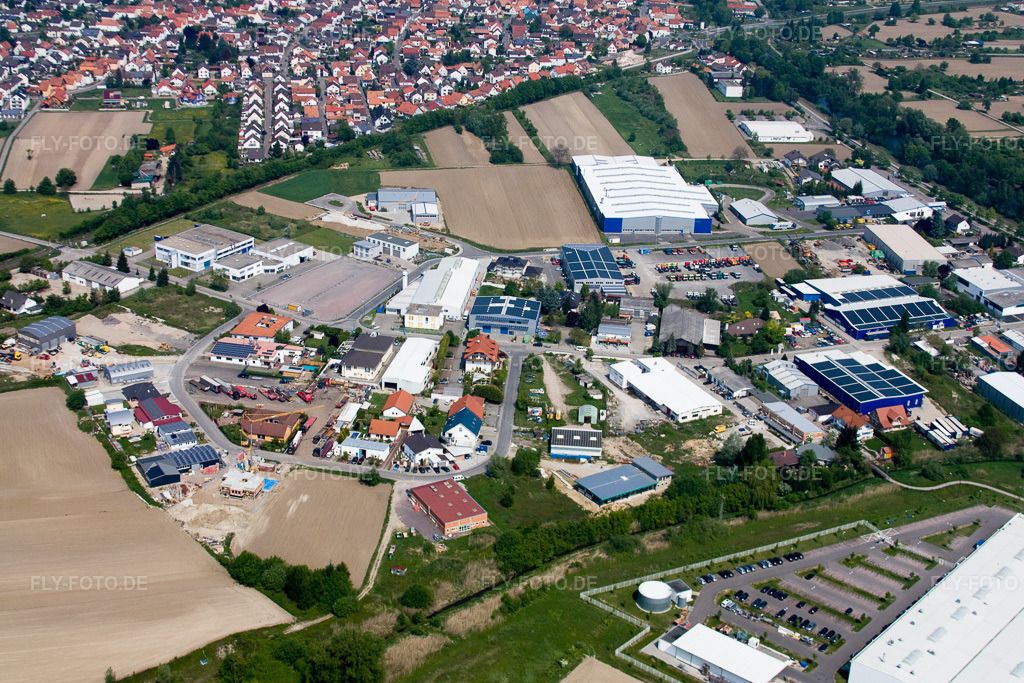 Luftbild: Industriegebiet in Hagenbach im Bundesland Rheinland-Pfalz in Deutschland. Foto: IMG_18189.jpg vom 03.05.2009 durch Werner Riehm/FLY-FOTO.de