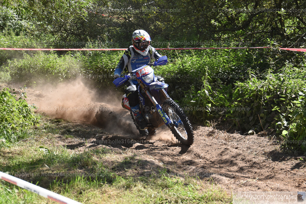 DSC_0201 | Sportfotografie , Motorsport, Motoross, Reitsport, Mointainbike, Enduro,
Landschaft , Outdoor, Eventfotografie, Landschaft, Bilder online bestellen - Realisiert mit Pictrs.com