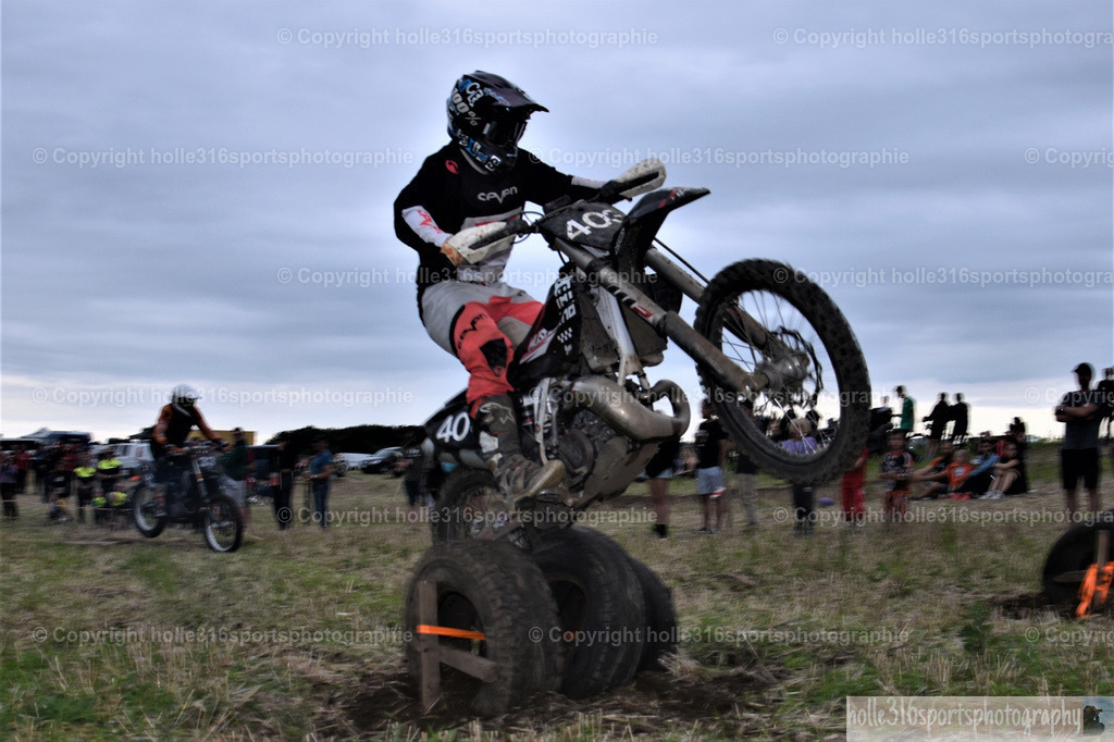 DSC_0233_01 (2) | Sportfotografie , Motorsport, Motoross, Reitsport, Mointainbike, Enduro,
Landschaft , Outdoor, Eventfotografie, Landschaft, Bilder online bestellen - Realisiert mit Pictrs.com
