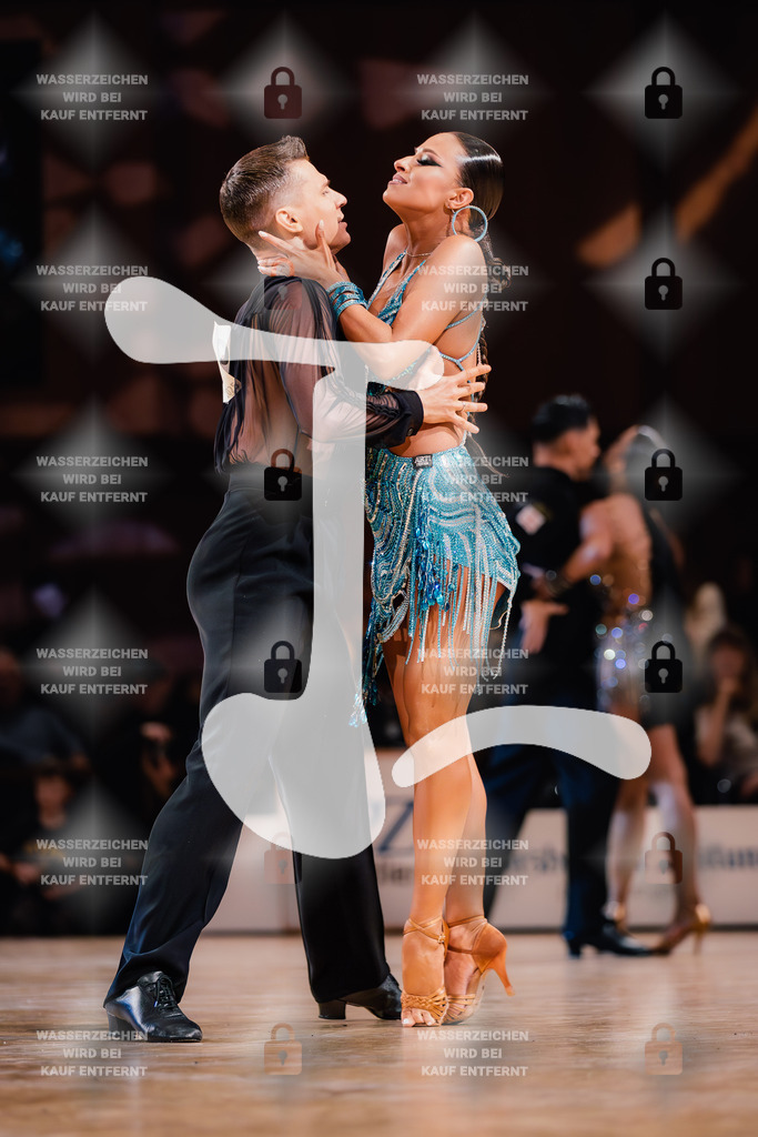 Goldstadtpokal 2025 - WDSF World Open Latin 4th (39) Konstantin Gorodilov _ Polina Figurenko (Estonia)-2025-01-25-7925 | Webshop for digital downloads and prints of dance sport, event & show photographer Julian Link - Realisiert mit Pictrs.com
