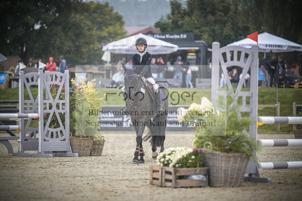 DOS_0114 | Entdecke hochwertige Reitturnierfotos von Foto Oger. Professionell, emotional und authentisch – jetzt Lieblingsmomente im Shop bestellen.Deutschlandweite Turnierfotografie. - Realisiert mit Pictrs.com