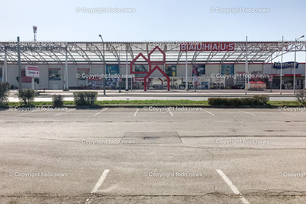 Corona_ 5 Jahre Covid Lockdown_ 15.03.2025-38 | 15.03.2025, Linz, AUT, Corona, 5 Jahre Covid Lockdown, im Bild Stadtansichten, Themenbild, Bauhaus, leerer Parkplatz, geschlossen, Menschenleer