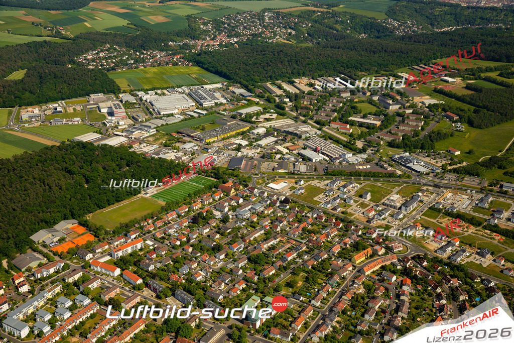 Das Luftbild zeigt  Veitshöchheim - Die Luftaufnahme wurde 2023 vom UL-Flugzeug aus erstellt ( keine Drohne ) - Hochauflösende Luftaufnahme - Für grossformatige Ausdrucke geeignet. Die Geschenkidee !Mit Lizenz und Bildrechte bestellbar