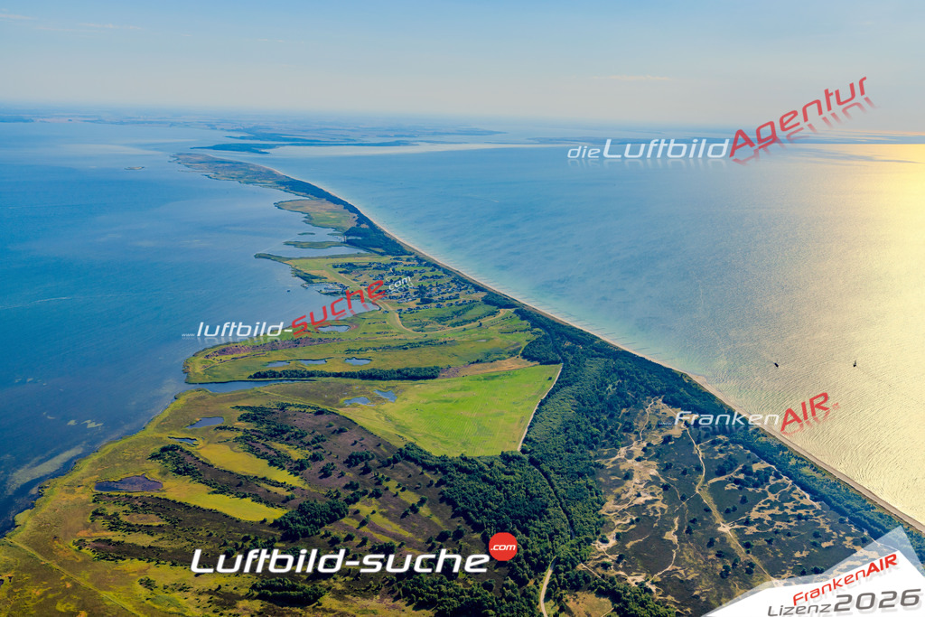 Schrägluftbild  Neuendorf  Insel Hiddensee - Das Luftbild wurde 2025 vom UL-Flugzeug heraus erstellt (ohne Drohne- keine Drohnenaufnahme ) - Hochauflösende Luftaufnahme -Nicht vergleichbar mit Google Maps oder Satelittenbilder- Die Geschenkidee !Mit Lizenz und Bildrechte bestellbar