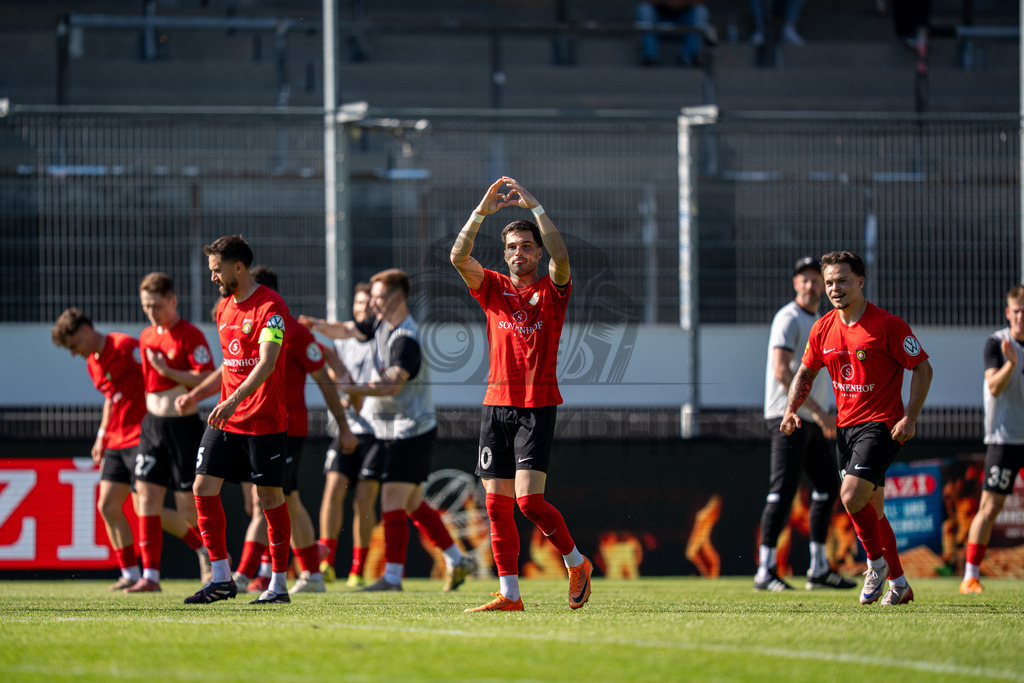 Stuttgarter Kickers vs. SG Sonnenhof Großaspach, Fussball, WFV-Pokal, Finale, 23.05.2026 | Mert Tasdelen (SG Sonnenhof Großaspach, #10) jubelt mit seinem Team nach dem Treffer zum 1:3,Stuttgarter Kickers vs. SG Sonnenhof Großaspach, Fussball, WFV-Pokal, Finale, 23.05.2026