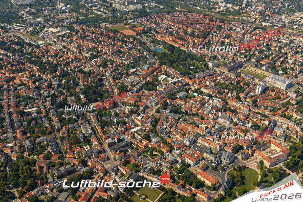 Stadt Weimar von Oben- Die Luftaufnahme wurde 2025 vom UL-Flugzeug heraus erstellt ( keine Drohnenaufnahme ) - Hochauflösende Luftaufnahme - für Wandbilder und großformatige Ausdrucke geeignet. Das besondere Geschenk!Hier alle&nbsp;Infos zur Lizenzierung der LuftaufnahmeWir fliegen auch dieses Jahr wieder in Ihre Region um Luftbilder zu erstellen.- Luftbild anfragen