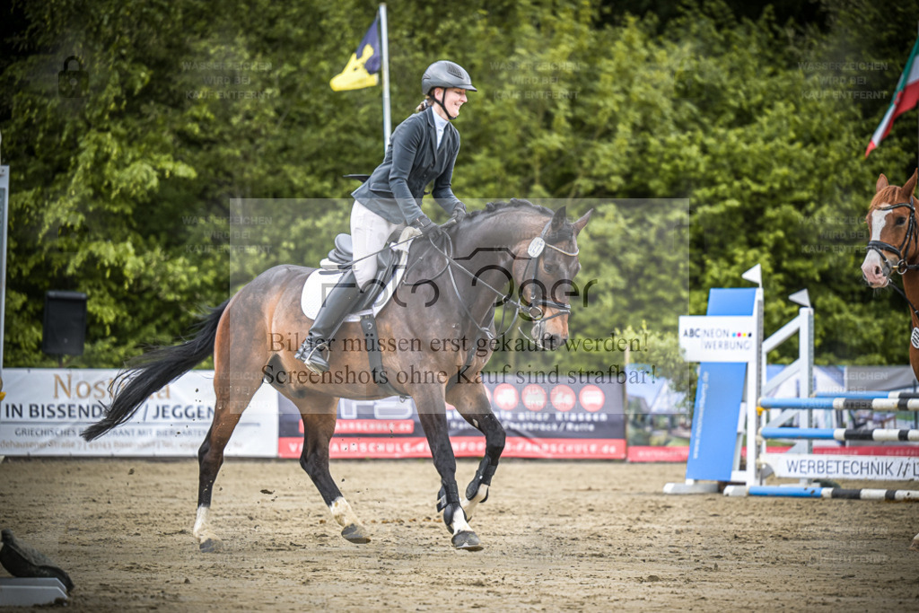 DOS_0177 | Entdecke hochwertige Reitturnierfotos von Foto Oger. Professionell, emotional und authentisch – jetzt Lieblingsmomente im Shop bestellen. - Realisiert mit Pictrs.com