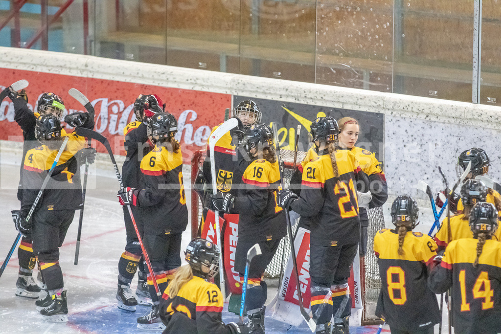 Dameneishockey | Dameneishockey, U18 Turnier am 31.08.2024 in Spittal (Eis-Sport-Arena - Sportzentrum Spittal), Austria, (Photo by Ernst Krawagner sport-fan.at) - Realisiert mit Pictrs.com