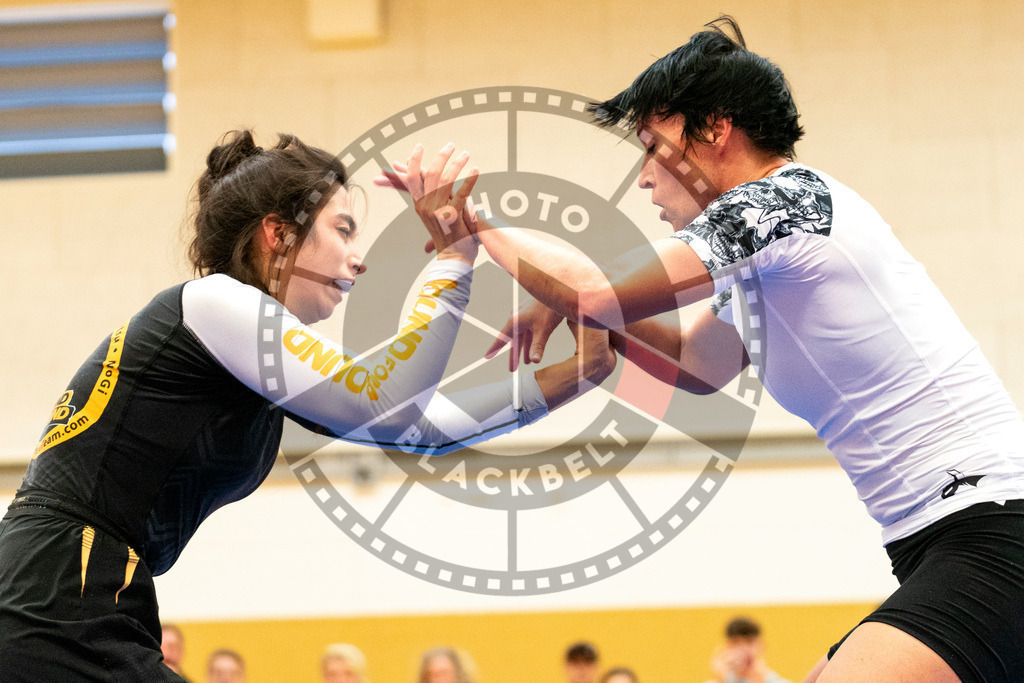 20231118PBB13904 | Fighters compete during the AJP Tour 600 Frankfurt Championship in Frankfurt/Main, Germany, on November 18, 2023.