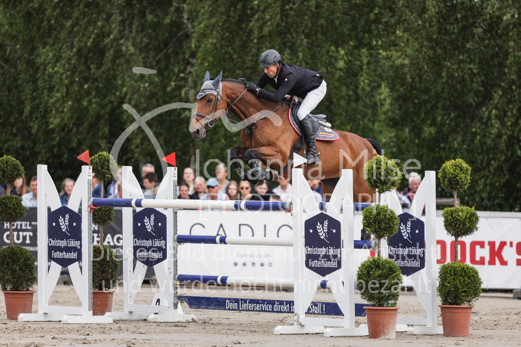 250601_MayDays_GP-553 | Deine schönsten Turniermomente als professionelle Fotos! Entdecke hochwertige Pferdesport-Fotografie im Online-Shop. Jetzt Fotos finden & bestellen!