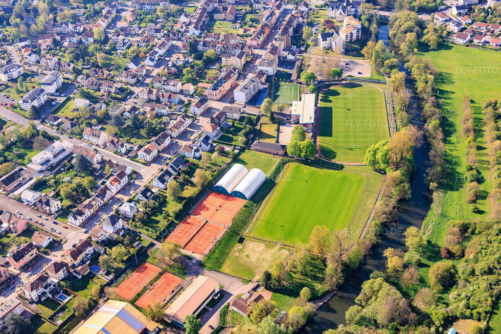 Luftbild: Stadium Blies im Ortsteil Blies Nord in Saargemünd im Bundesland Moselle in Frankreich.Foto: IMG_154956.jpg vom 18.04.2026 durch Werner Riehm/FLY-FOTO.deAuflösung des Originals: 6000 x 4000 px
