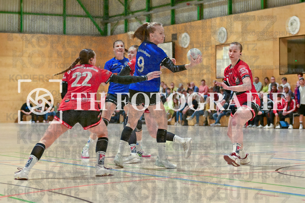 GER, SG Maulburg/Steinen - TuS Helmlingen, Frauen-Handball, Oberliga Suedbaden, 19. Spieltag, Saison 2024/2025, 23.03.2025 | Viola Großmann (TuS Helmlingen, #9), Maike Hartmann (SG Maulburg/Steinen, #22), Miriam Wolpensinger (SG Maulburg/Steinen, #02)GER, SG Maulburg/Steinen - TuS Helmlingen, Frauen-Handball, Oberliga Suedbaden, 19. Spieltag, Saison 2024/2025, 23.03.2025Foto: TH Fotografie/Thomas Hess