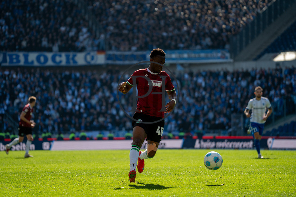 Hannover 96 vs 1. FC Magdeburg – 2. Bundesliga – 29.03.2025 | Szene aus dem 2. Bundesliga-Spiel des 27. Spieltags zwischen Hannover 96 und dem 1. FC Magdeburg am 29. März 2025 in der Heinz von Heiden Arena in Hannover. Endstand: 0:0. Fotografiert von Philipp Heist. - Realisiert mit Pictrs.com