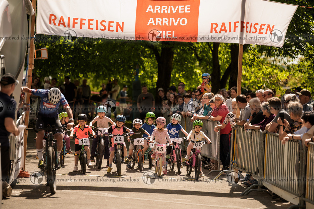 Eierlesen 2026 | Sie wurden bei einem Event oder Sportanlass fotografiert? Hier finden sie ihre Bilder! - Realisiert mit Pictrs.com