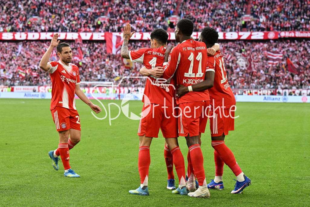 FC Bayern München - VfB Stuttgart | MUNICH, GERMANY - 19. APRIL: Bayern celebrating the goal to makes 2-1 / Tor / Torschuetze / Freude / Happy - Nicolas JACKSON (FC Bayern Munich 11) - during the Bundesliga Match between FC Bayern Munich vs. VfB Stuttgart at Matchday 30 at Allianz Arena / DFL REGULATIONS PROHIBIT ANY USE OF PHOTOGRAPHS AS IMAGE SEQUENCES AND/OR QUASI-VIDEO