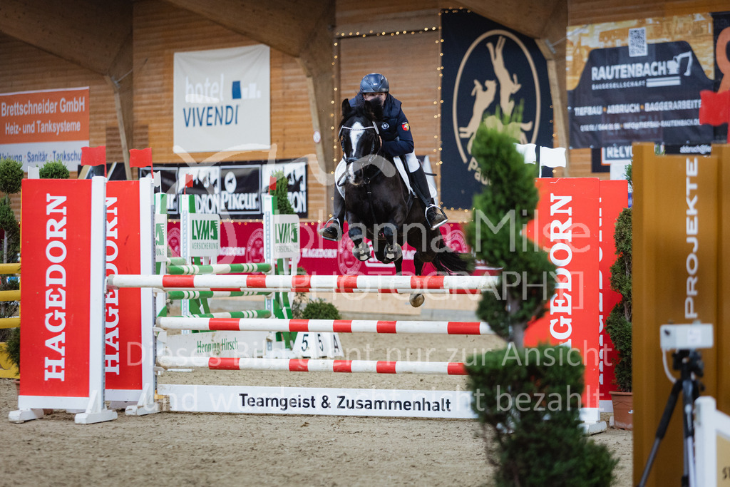 221127_Winterfestival_L-Spr_HPTTY-249 | Deine schönsten Turniermomente als professionelle Fotos! Entdecke hochwertige Pferdesport-Fotografie im Online-Shop. Jetzt Fotos finden & bestellen!