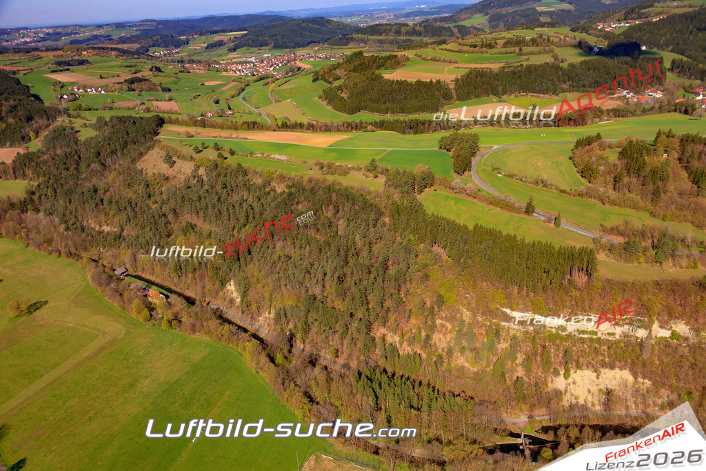 Die Luftaufnahme der Stadt Zeyern wurde 2017 vom Flugzeug heraus erstellt ( keine Drohne )- hohe Auflösung für beste Qualität