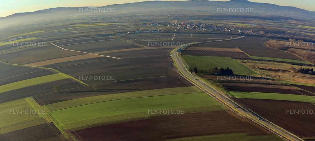 Luftbild: L548 nach Winden im Ortsteil Minderslachen in Kandel im Bundesland Rheinland-Pfalz in Deutschland. Foto: IMG_076533-Pano.jpg vom 05.01.2015 durch Werner Riehm/FLY-FOTO.de – Auflösung des Originals: 7580 x 3390 px