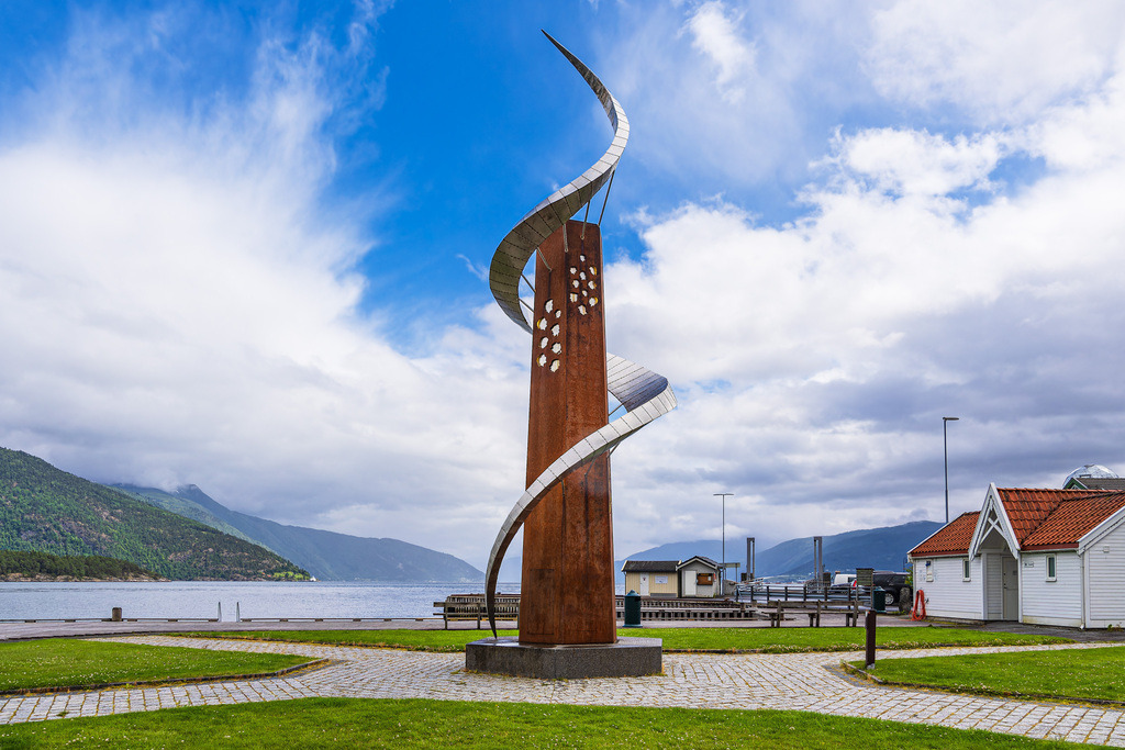 Skulptur in Balestrand am Sognefjord in Norwegen | Skulptur in Balestrand am Sognefjord in Norwegen.