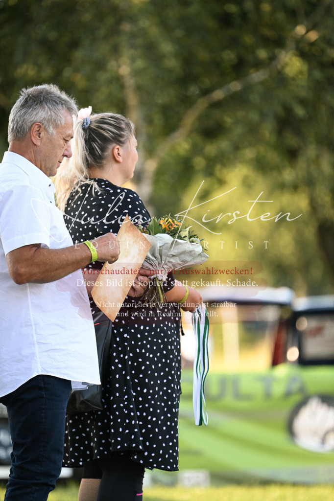 DSC_1999 | Pferde- und Turnierfotografie in Westsachsen. Pferdeportraits, Auftragszeichnungen und intuitive Kunst.