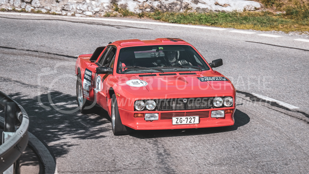 19. Arosa ClassicCar 2023 - 2. September 2023 | 19. Arosa ClassicCar 2023
Arosa, Schweiz
Krähenbühl Rolf aus Zug mit der Startnummer 317 in einem Lancia Rally 037 Stradale, Jahrgang 1982, in der Klasse Sport Trophy.
@arosaclassiccar, @arosa.official, #arosaclassiccar, #arosa, #76curves, #classiccar
Bild: Sportfotografie Markus Aeschimann | www.markus-aeschimann.ch - Realisiert mit Pictrs.com