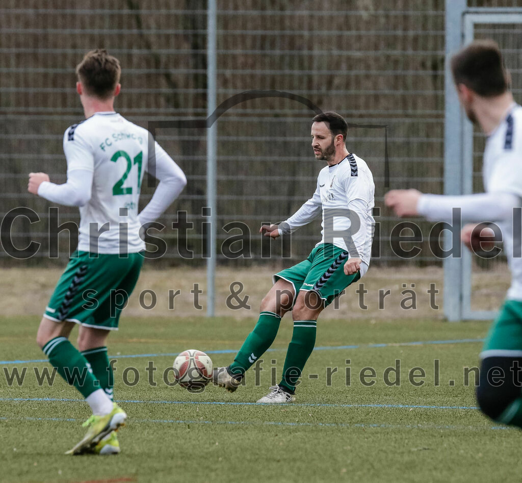 2024-02-17_029_FC_Schwaig_gegen_SV_Kranzberg | Marzling, Deutschland, 17.02.2024:
Fußball, Landesliga Südost 2023 / 2024, Testspiel, FC Schwaig gegen SV Kranzberg, Endergebnis: 4:1

Nils Ehret (FC Schwaig, #25)

Foto: Christian Riedel / fotografie-riedel.net