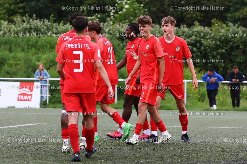NH_VfBLübeckU19_EimsbüttelerTVU19_U19Regionalliga_02062024 | #7 Jonas Hinz (Eimsbütteler TV U19) bejubelt seinen Treffer zum 0:1.Fußball I Junioren I A-Junioren Regionalliga Nord I Saison 2023-2024 I 25 Spieltag I VfB Lübeck U19 - Eimsbütteler TV U19 I 02.06.2024 I Lohmühle 4 Kunstrasen