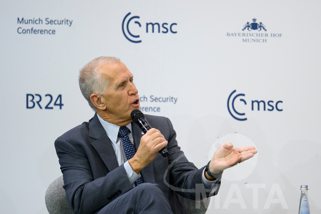 _DWA5843 | MATA IndoCon - Realisiert mit Pictrs.com