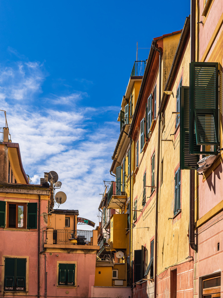 Historische Gebäude  in Monterosso al Mare an der Mittelmeerküste in Italien | Historische Gebäude  in Monterosso al Mare an der Mittelmeerküste in Italien.