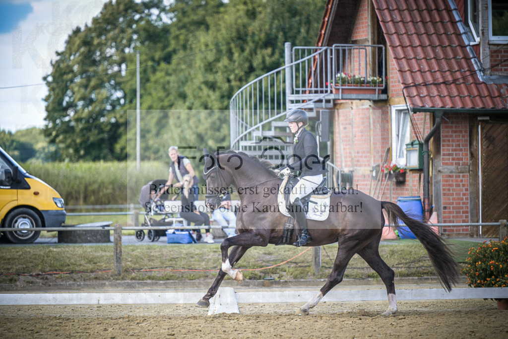 DOS_0792 | Entdecke hochwertige Reitturnierfotos von Foto Oger. Professionell, emotional und authentisch – jetzt Lieblingsmomente im Shop bestellen.Deutschlandweite Turnierfotografie. - Realisiert mit Pictrs.com