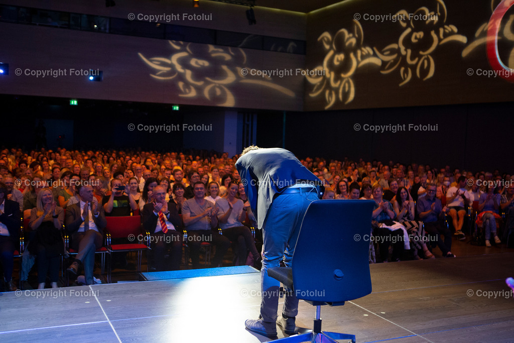 OBERBANK_30 | EIN DANK AN DIE PFLEGEKRAEFTE KABARETT MIT KLAUS ECKEL 02.06.2022 OBERBANK DONAU-FORUM LINZ IM BILD: KLAUS ECKEL. FOTO:FOTOLUI/OBERBANK