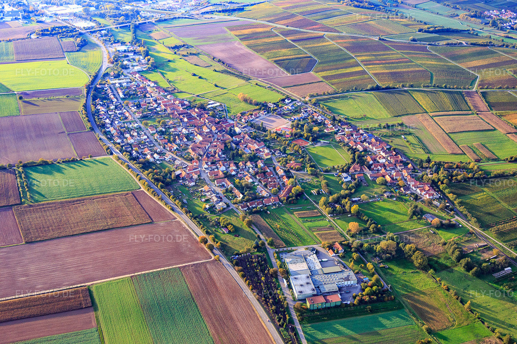 Luftbild: Ortsansicht von Osten im Ortsteil Kapellen in Kapellen-Drusweiler im Bundesland Rheinland-Pfalz in Deutschland. Foto: IMG_074641.jpg vom 14.10.2014 durch Werner Riehm/FLY-FOTO.deAuflösung des Originals: 5472 x 3648 px