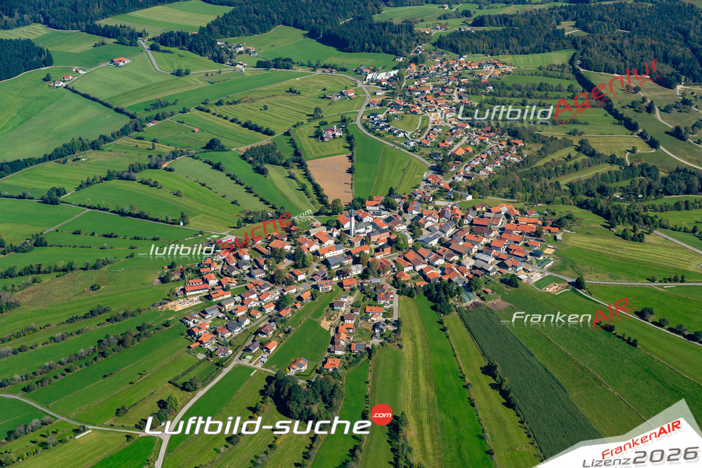Aktuelles Luftbild von Kreuzberg Freyung Kauf mit Lizenz / Bildrechten möglich- Die Luftaufnahme wurde 2021 mittels UL-Flugzeug erstellt ( keine Drohne ) - hochauflösende Kamera-Systeme von  Canon -Beste Qualität - Für grossformatige Ausdrucke geeignet. Die Geschenkidee !