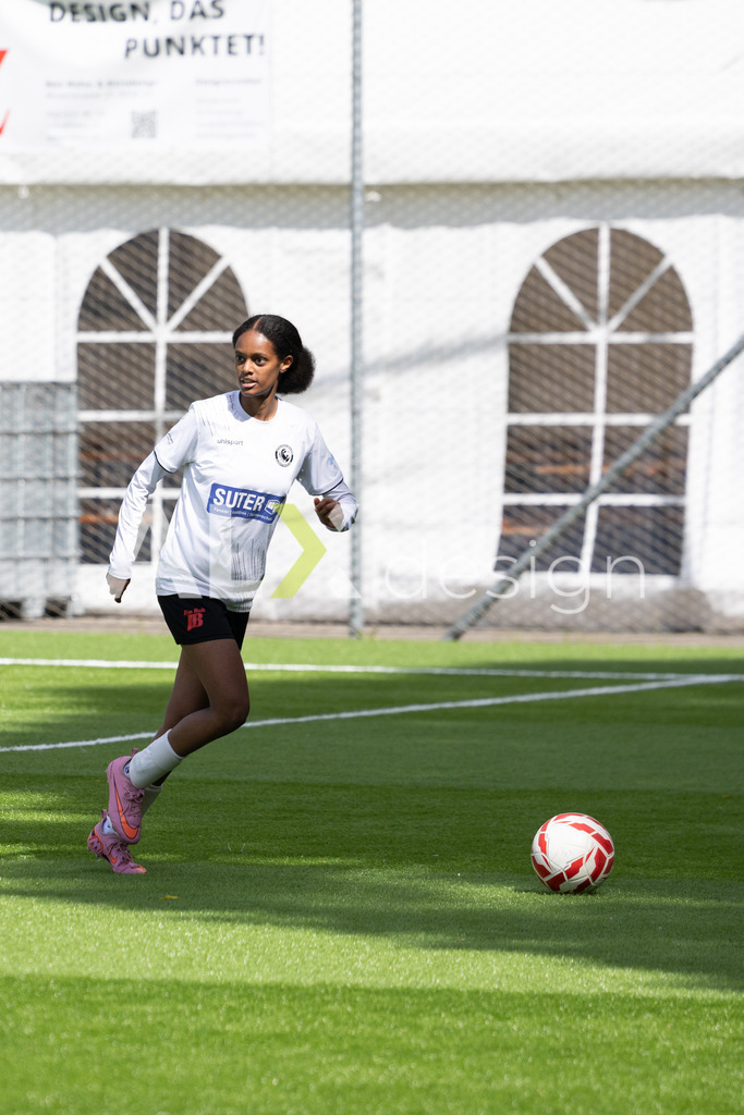 Fußball I Frauen I Saison 2025-2026 I Frauen 3. Liga | FVRZ Gruppe 2 | 18. Spieltag I Spielvereinigung Schaffhausen Damen 1 - Team Furttal Zürich I 17.05.2026 | Hochwertige Sportfotos kaufen & lizenzieren für Medien, Vereine, Agenturen & Sportler:innen. Entdecke professionelle Sportfotografie im Bildshop von Alexander Franzen. - Realisiert mit Pictrs.com
