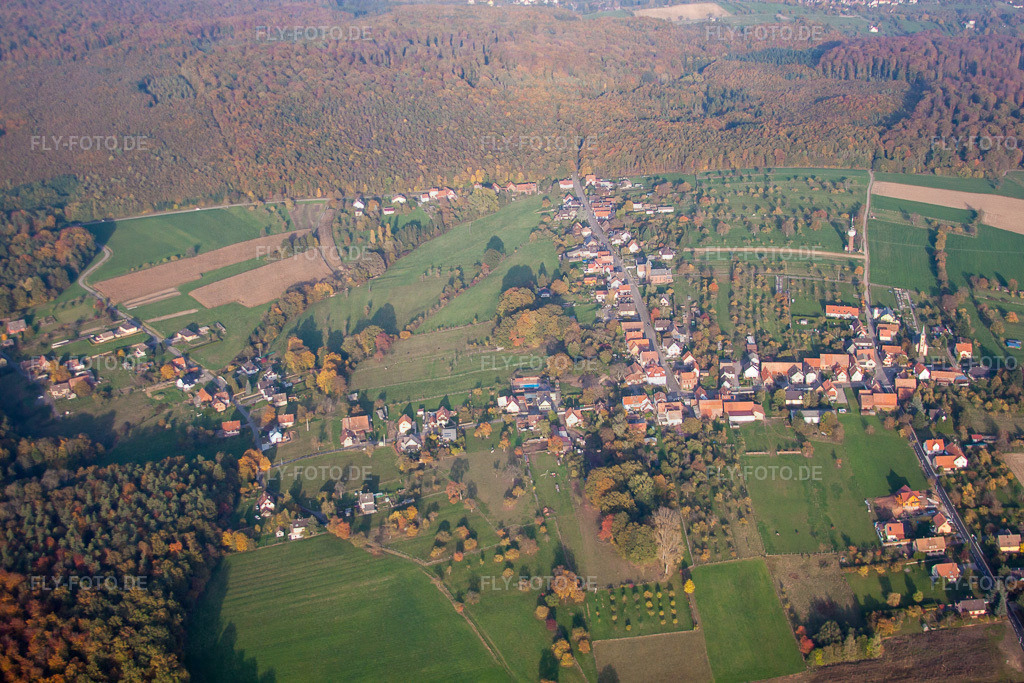 Ortsansicht | Luftbild: Ortsansicht in Nehwiller-près-Wœrth im Bundesland Bas-Rhin in Frankreich. Foto: IMG_54128.jpg vom 21.10.2012 durch Werner Riehm/FLY-FOTO.de - Realisiert mit Pictrs.com