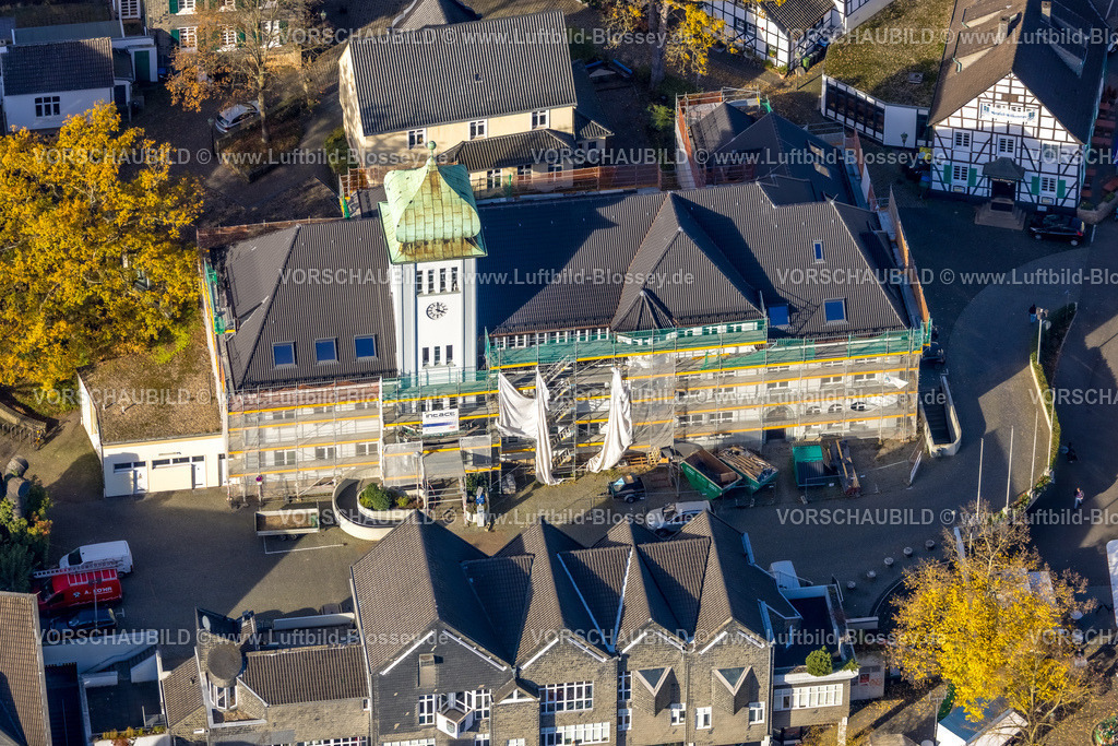 Herdecke251104535 | Luftbild, Rathaus Stadtverwaltung, herbstliche Bäume, Baustelle und Baugerüst für Sanierung, Herdecke, Ruhrgebiet, Nordrhein-Westfalen, Deutschland